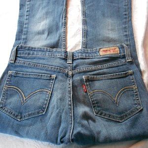 Levi 518 dark wash Size 1M Boot Cut